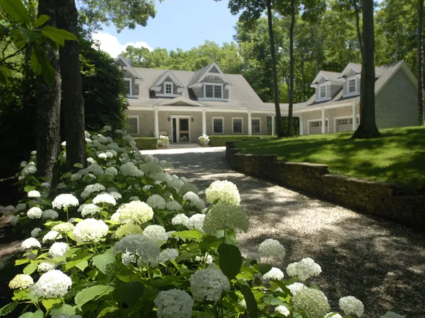 241 Northside Dr, Sag Harbor, NY 11963