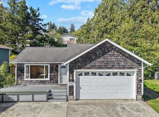 1195 W Marine Dr, Astoria, OR 97103