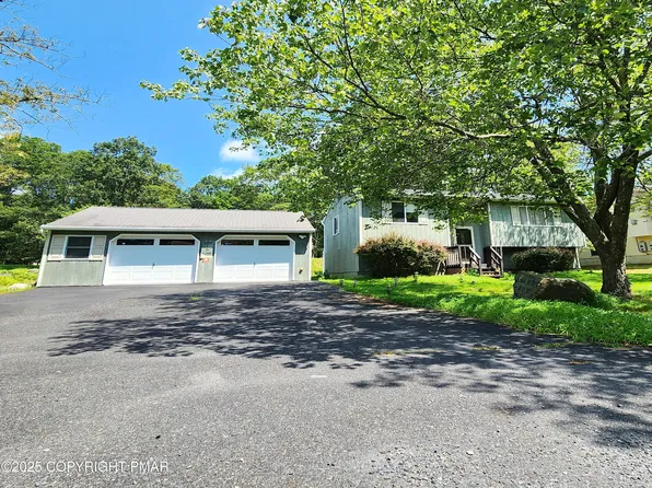 1152 Steele Cir, Bushkill, PA 18324