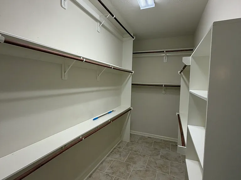 27 Yacht Hbr — Photo 7