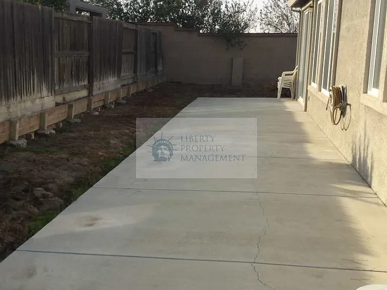 2045 Lombardy Ct — Photo 9