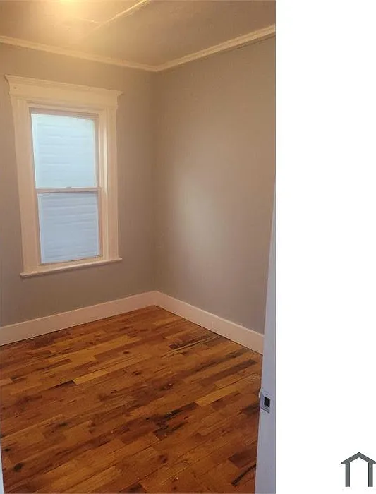 3 bed, 1250 sqft, $2,100 — Photo 4