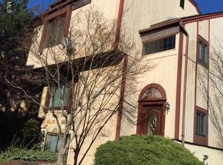 6 Emerald Ln, Old Bridge, NJ 08857