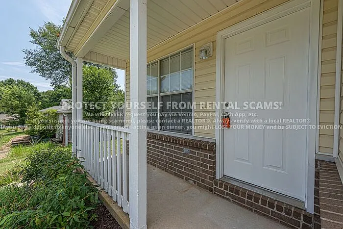 3085 W Woodridge Dr — Photo 2