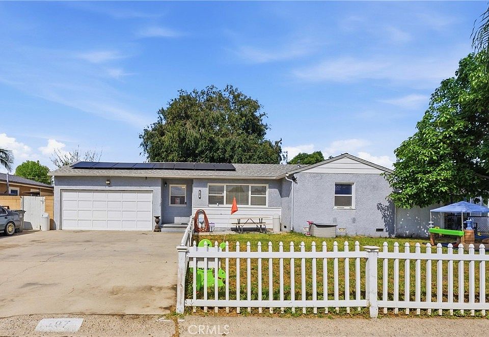 1st image of 207 N Ranchito St