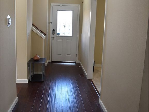 3rd image of 4525 McKinley St NE