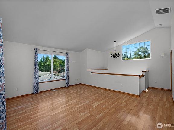 3rd image of 1426 Wingwood Place
