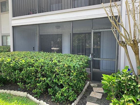 2nd image of 2512 Oak Park Way
