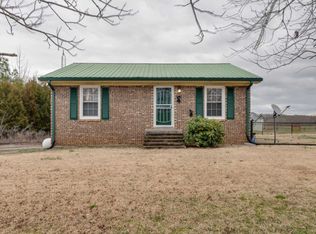 2122 Fall River Rd, Leoma, TN 38468