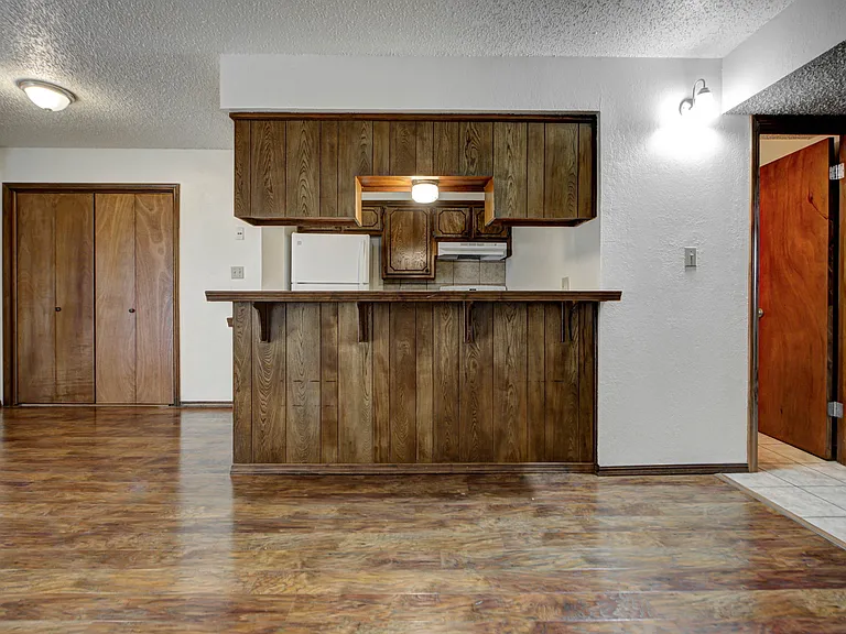 1331 Glen Oaks Ct #4 — Photo 12
