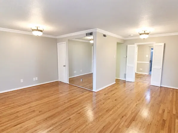9803 Park Lane Pl, Dallas, TX 75220