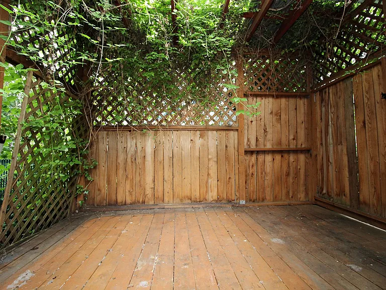 141 NE Bryant St — Photo 25