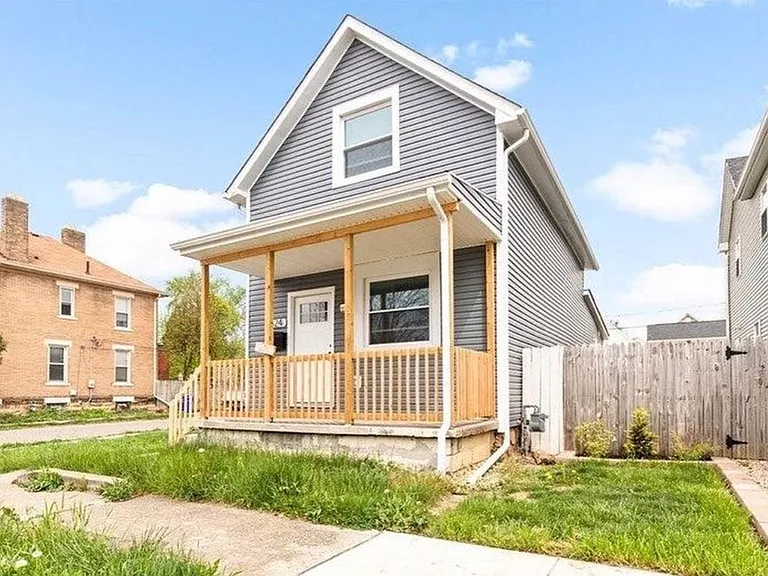 624 Stanley Ave — Photo 1
