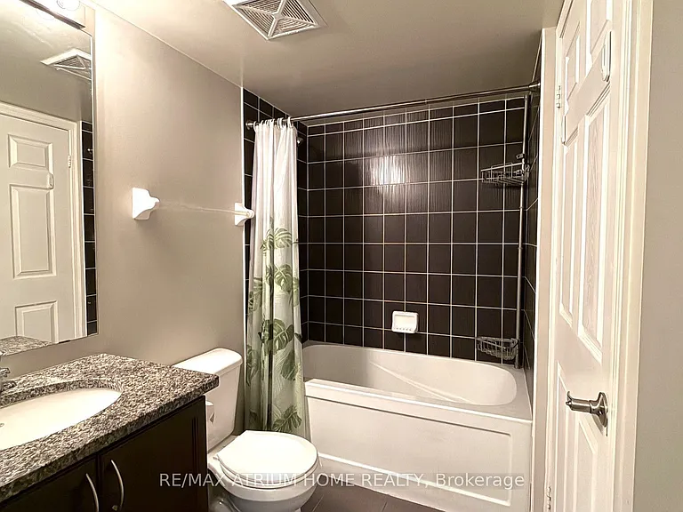 19 Grand Trunk Cres #1601 — Photo 11