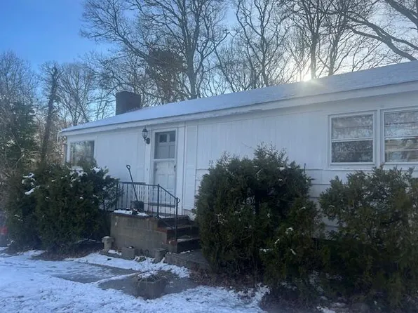 33 Edgewood Road, Hyannis, MA 02601