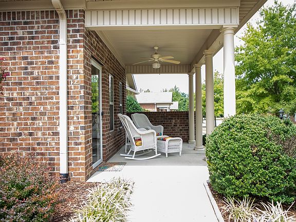 5th image of 305 Connelly Ct