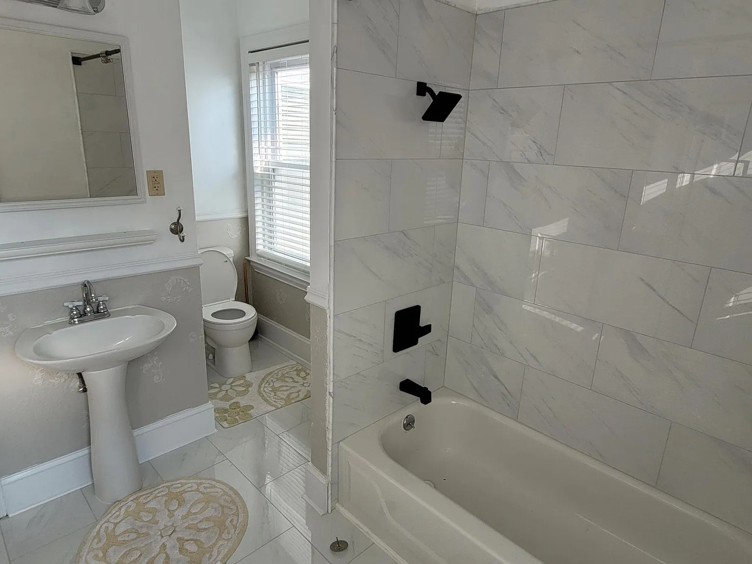 913 N Clayton St — Photo 1