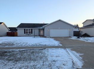 707 Northgate Dr, Saint Joseph, IL 61873