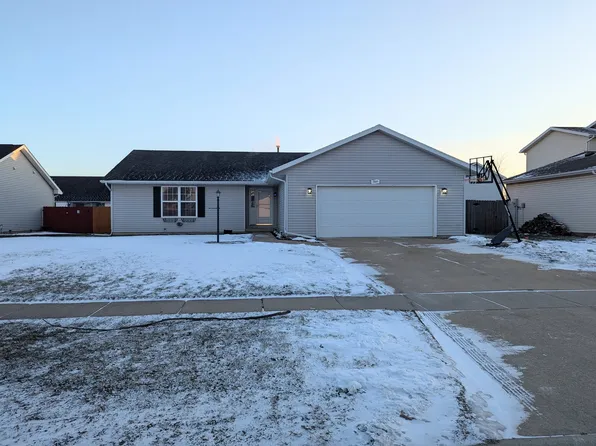 707 Northgate Dr, Saint Joseph, IL 61873