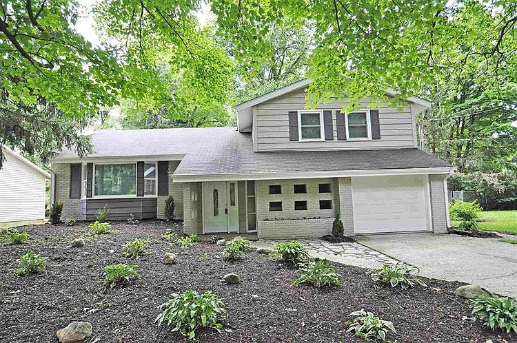 1st image of 53200 N Twyckenham Dr