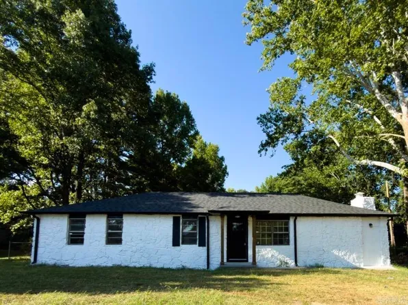 6804 Yarberry Ln, Little Rock, AR 72209