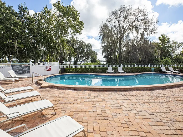 Reserve at Lakeland Apartment Homes — Photo 24