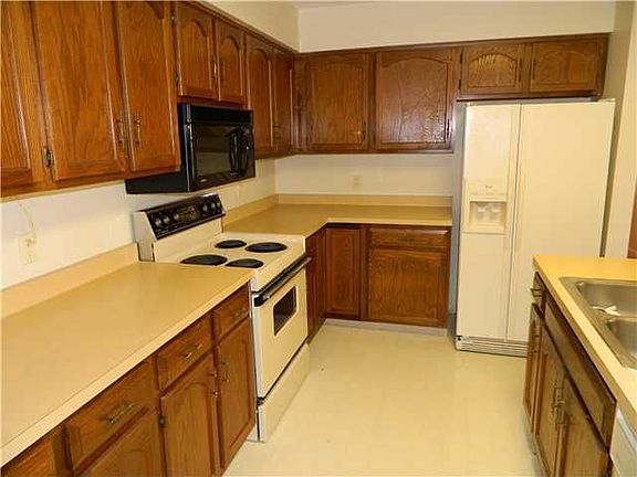 5th image of 9 Braintree Cres