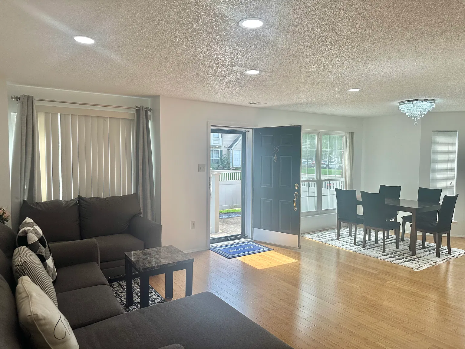 2 bed, 1186 sqft, $2,700 — Photo 3