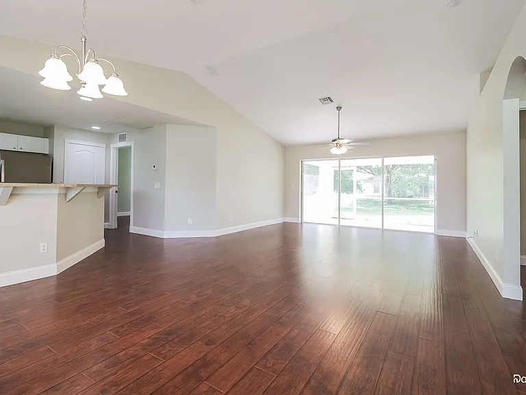 2914 46th St SW — Photo 5