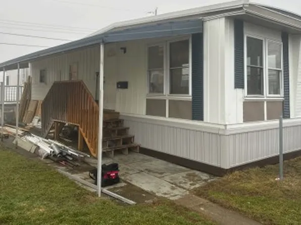 76 Helen St NW, Barberton, OH 44203
