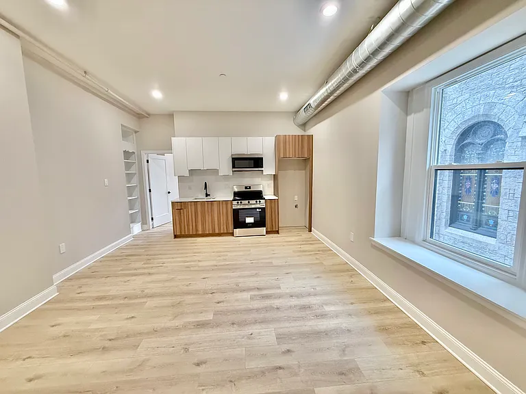 1032 N 48th St #D-1B — Photo 4