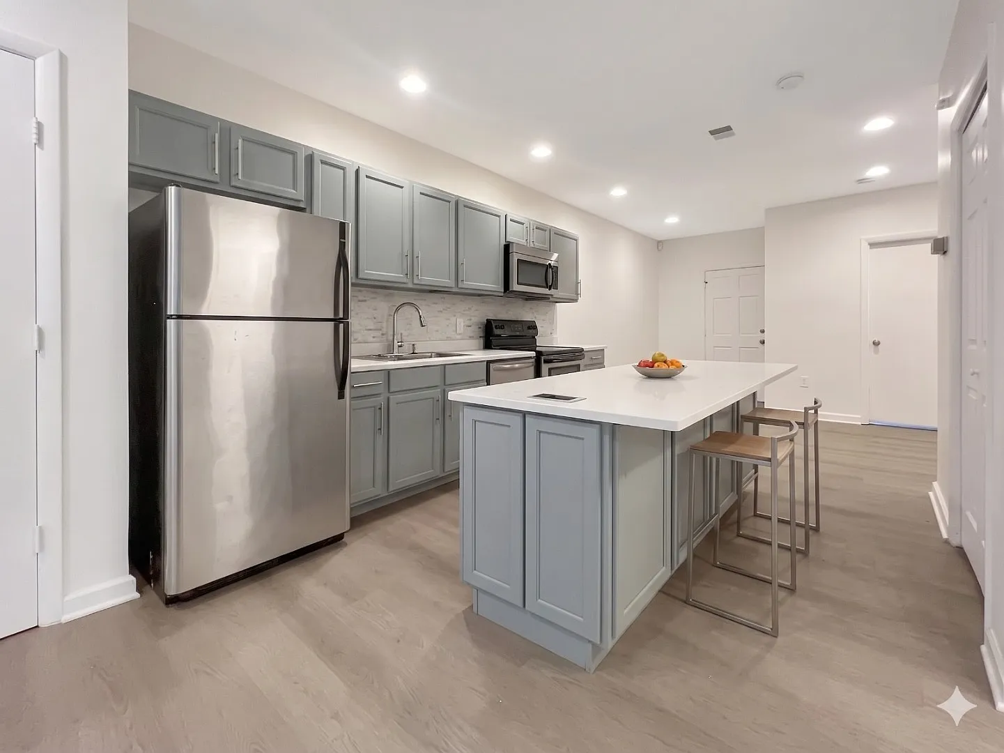 1717 Trinidad Ave NE - Unit 2 — Photo 2