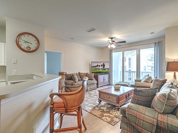 5th image of 60 Fenwick Hall Aly APT 623