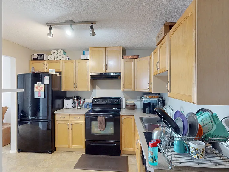 87 Saddlebrook Point NE — Photo 4