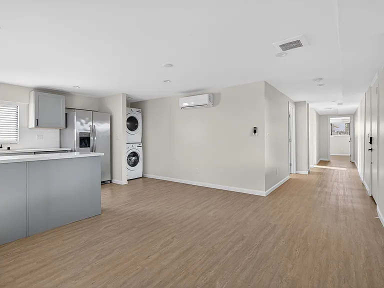 1751 Cabrillo Ave — Photo 13