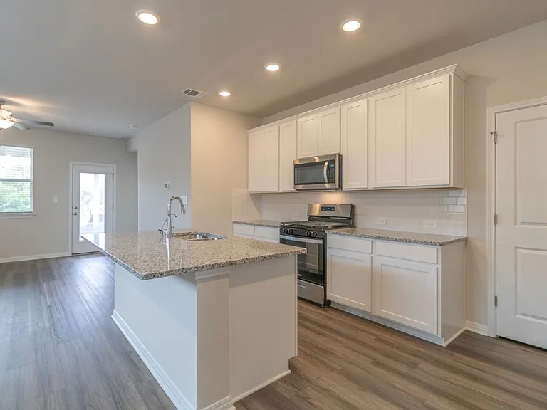 544 View Dr — Photo 6
