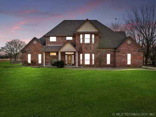 40040 N 3988th Rd, Collinsville, OK 74021