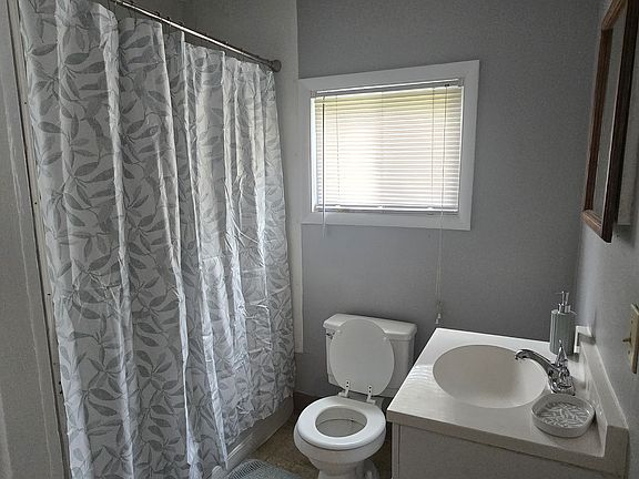 5th image of 22 Frank St #1