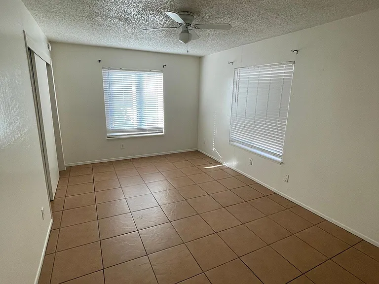 222 Goodman St #G — Photo 9