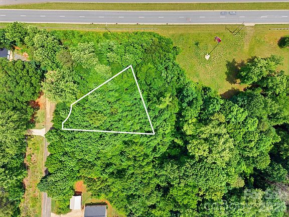 4th image of 18 Easthaven Dr