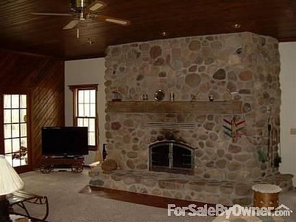 4th image of 785 Melanie Ln