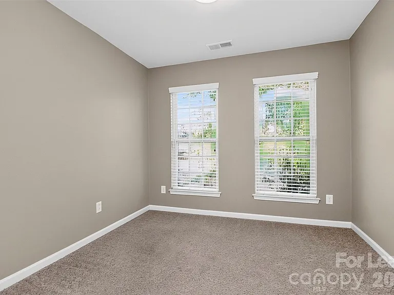 10229 Blairbeth St — Photo 27