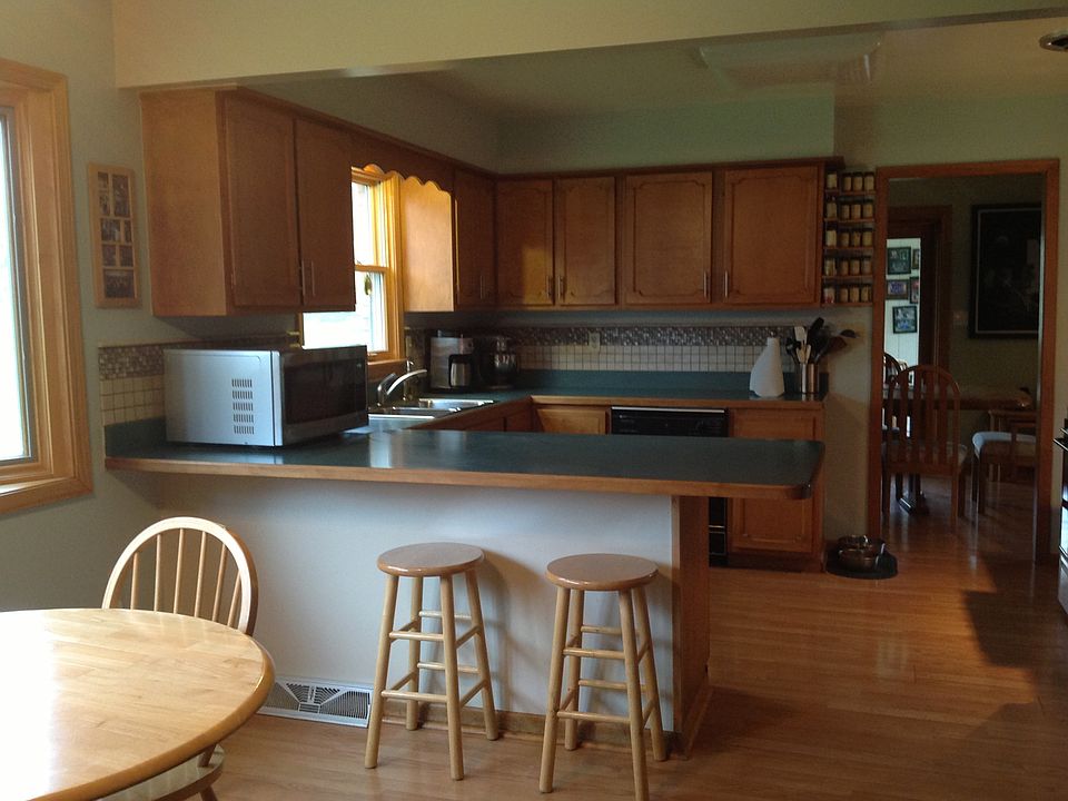 1st image of 1125 W 72nd St
