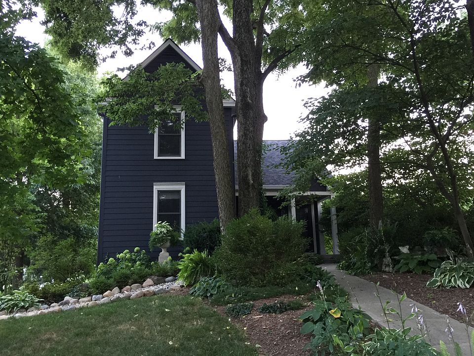 1st image of 713 W Hawthorne St
