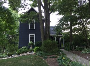 713 W Hawthorne St, Zionsville, IN 46077