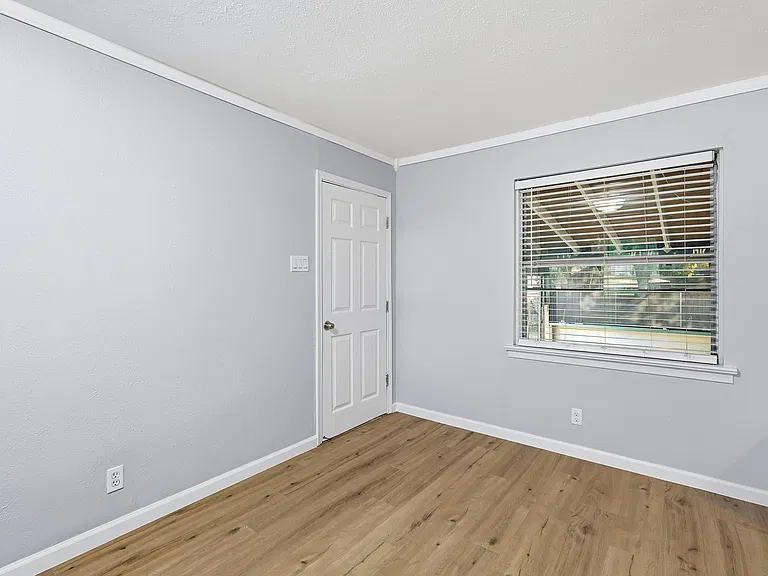 5345 Hensley Dr — Photo 10