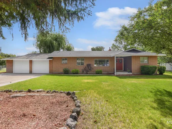 806 Illinois St, Gooding, ID 83330