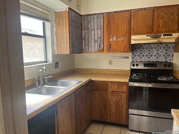 5th image of 5212 Vinecrest