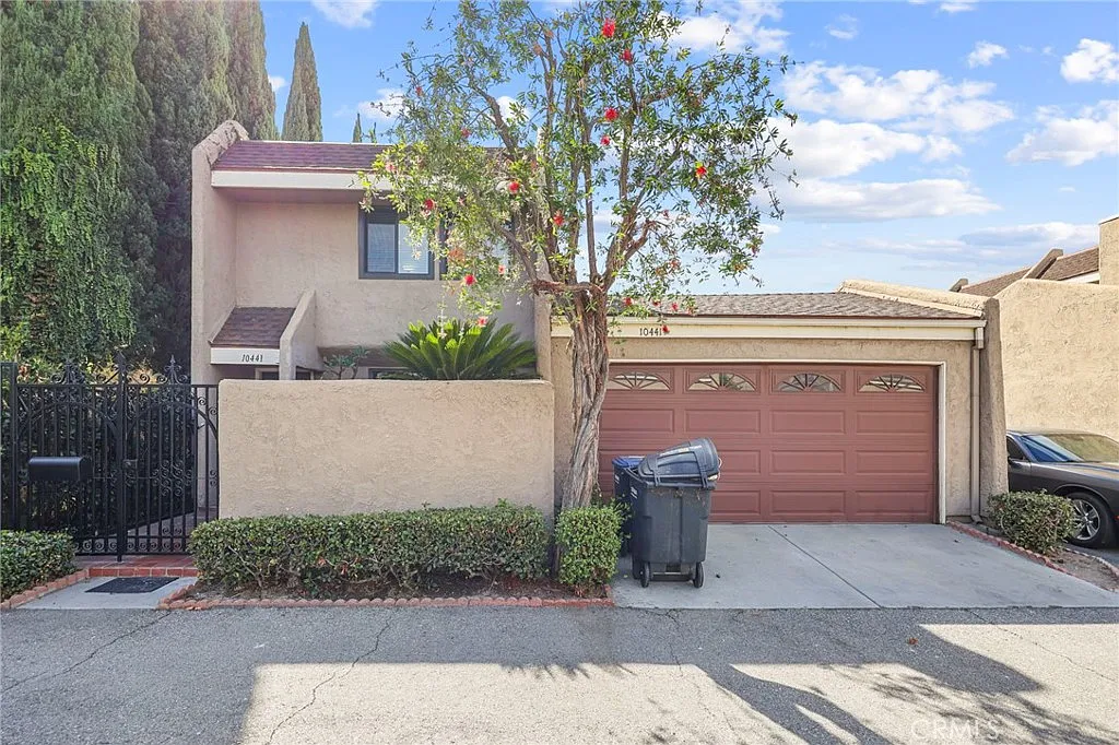 3 bed, 1.5 bath, 1124 sqft, $3,475 — Photo 3