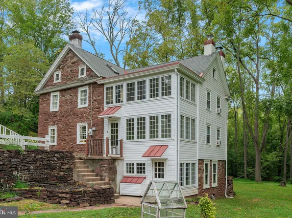 2555 County Line Rd, Telford, PA 18969